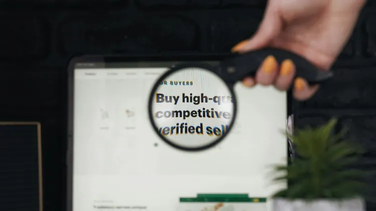 How does search engine optimization (SEO) support digital marketing? 